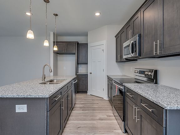 4th image of 2123 Hospitality Ln