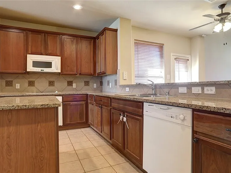13393 Mondovi Dr — Photo 5
