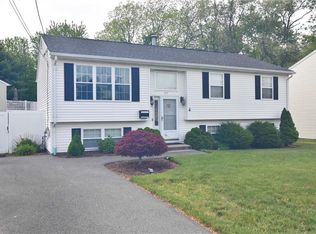 347 Magnolia St, Cranston, RI 02910