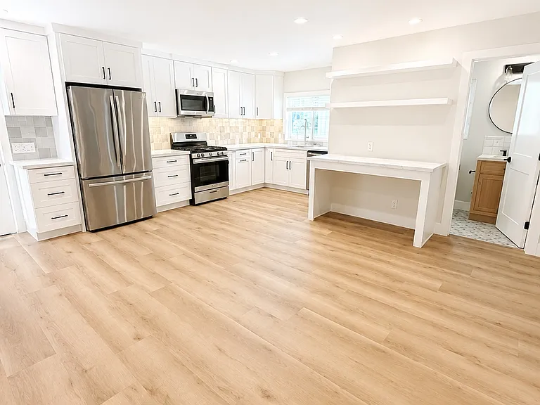 240 W Mariposa #D — Photo 7