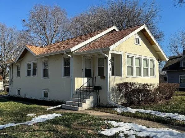 401 Oliver St, Waterloo, IA 50703