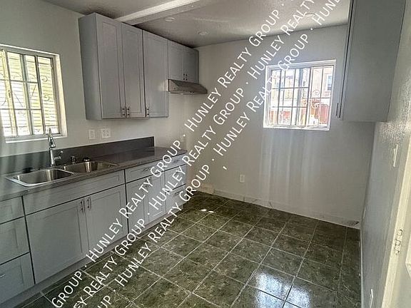3rd image of 1376 Gaviota Ave
