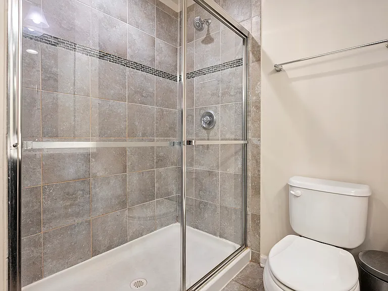 4527 Foster Ave — Photo 16