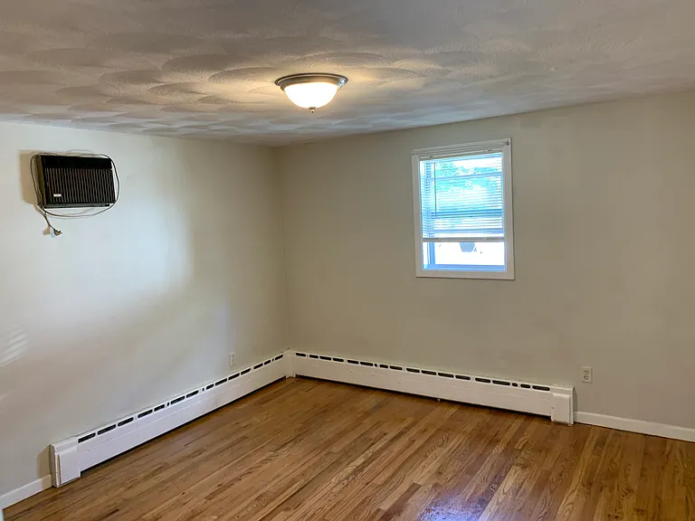 15 Virginia Ave — Photo 7