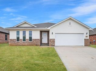 2071 Periwinkle Pl, Centerton, AR 72719
