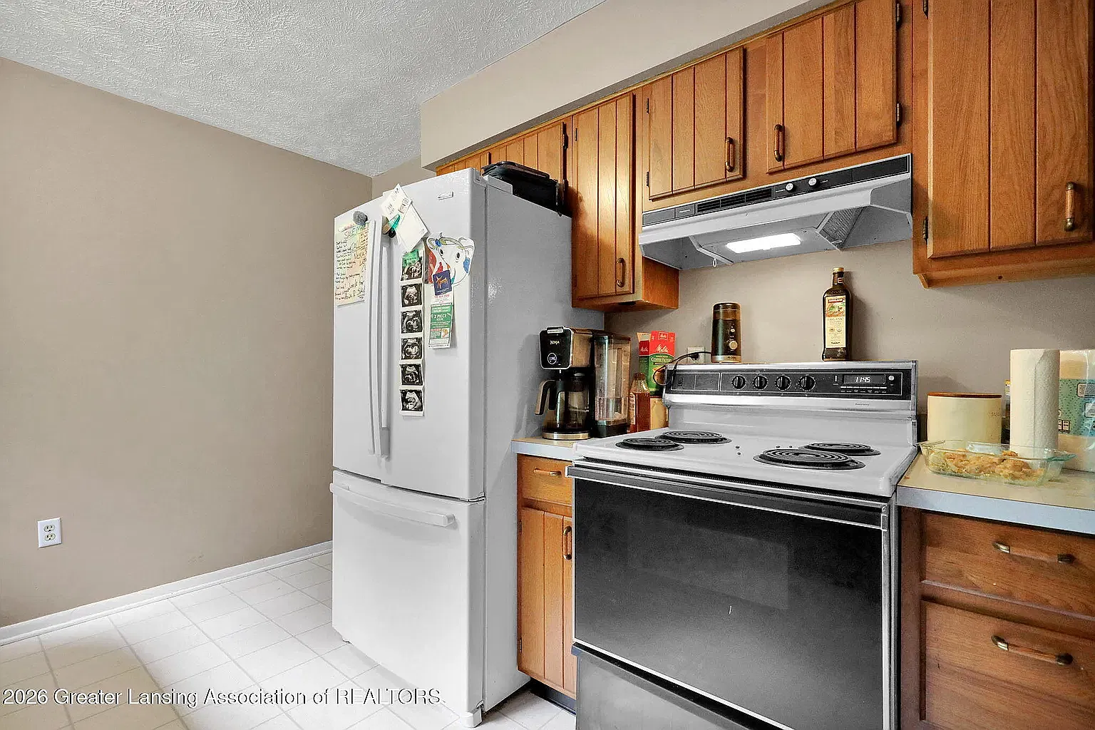 3 bed, 1.5 bath, 1200 sqft, $1,600 — Photo 4