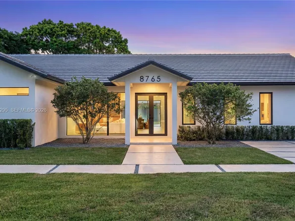 8765 SW 175th St, Palmetto Bay, FL 33157