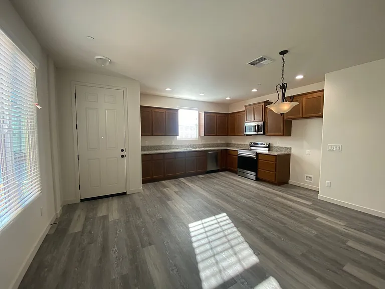 6776 Jujube Ln — Photo 5