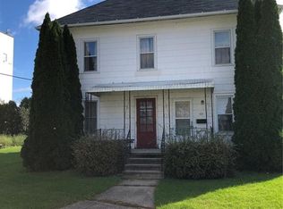 102 Iowa St, Martelle, IA 52305