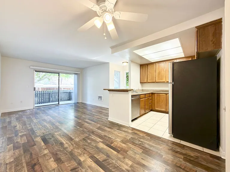 432 Edgehill Ln #71 — Photo 7