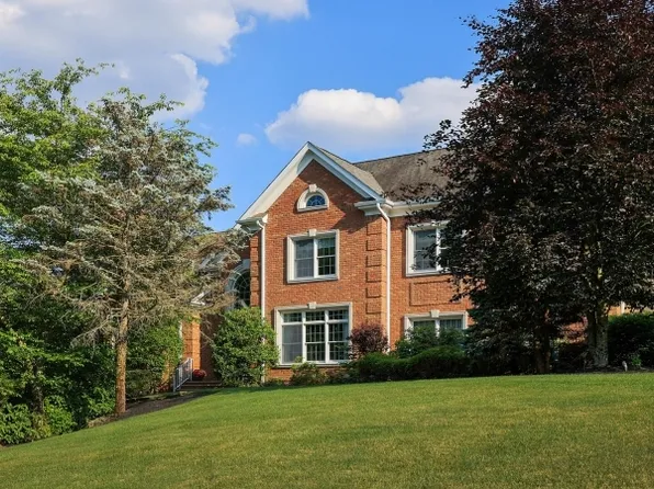 3 Kensington Ct, Warren Twp., NJ 07059