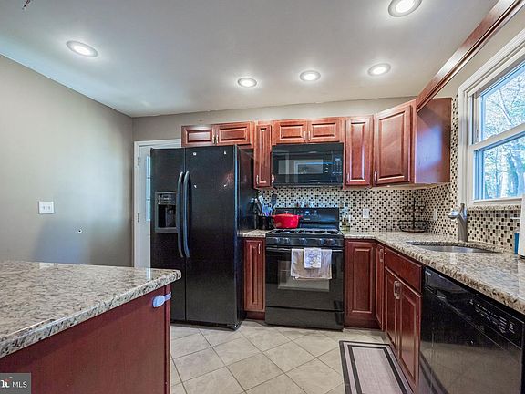 5th image of 2014 Wildwood Dr