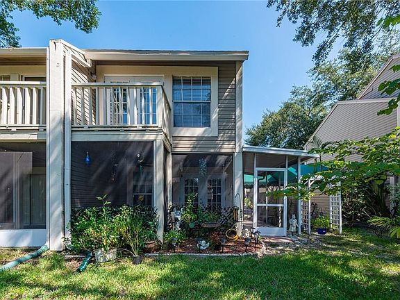 3rd image of 6914 Lakeview Ct