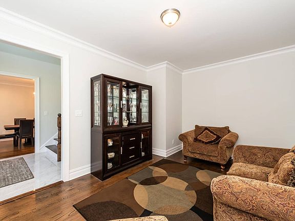 5th image of 114 Aspinwall St