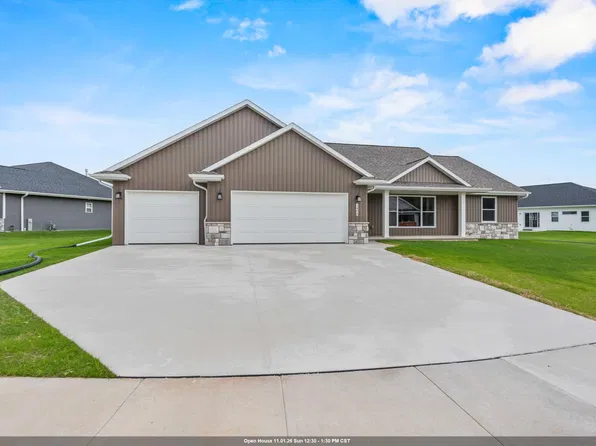 1400 Divinity Dr, De Pere, WI 54115