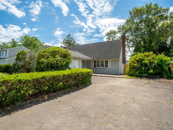 14 Arcadia Drive, Dix Hills, NY 11746