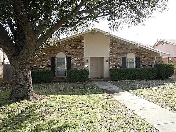 2nd image of 2772 Hollandale Ln