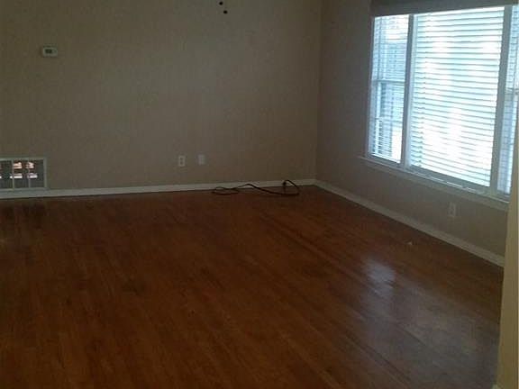 4th image of 2914 Scruggs Park Dr