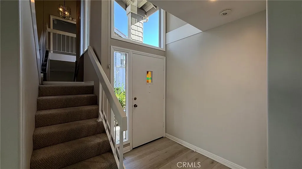 3 bed, 2.5 bath, 1673 sqft, $5,000 — Photo 3