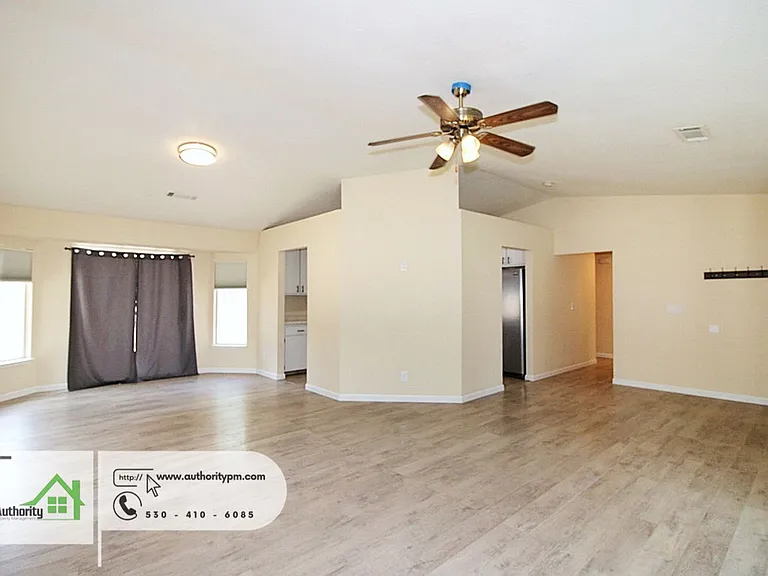 1722 Almaden Dr — Photo 4
