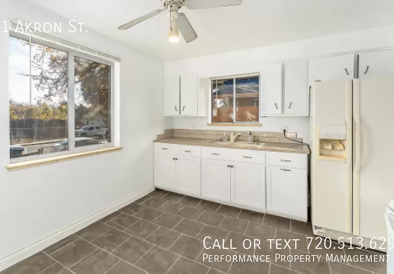 1231 Akron St — Photo 8