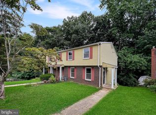 811 Calvert Towne Dr, Prince Frederick, MD 20678