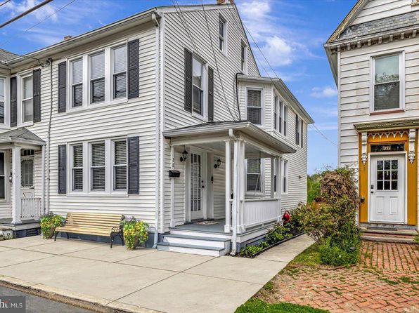 28 Bond St, Westminster, MD 21157