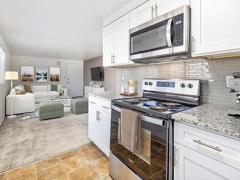 Idylwood Resort Apartment Homes — Photo 5