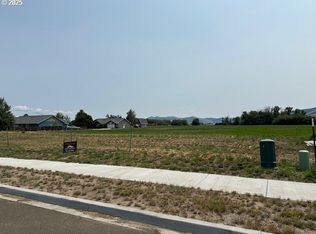 10601 Jeff Ln, La Grande, OR 97850