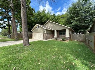 101 Church St, Collinsville, TX 76233