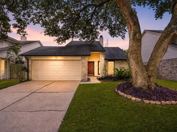 2019 Creek Valley Ln, Sugar Land, TX 77478