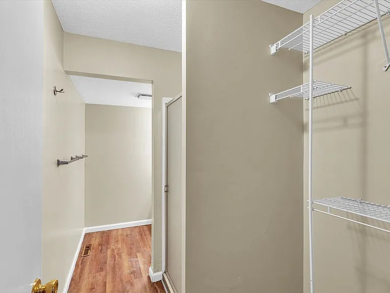 2208 Todd Dr — Photo 32