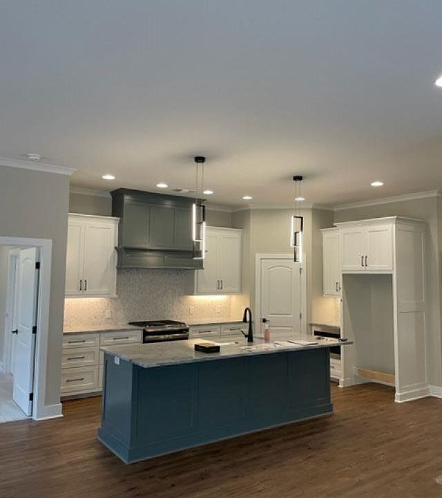 2nd image of 110 Woodlands Park Dr