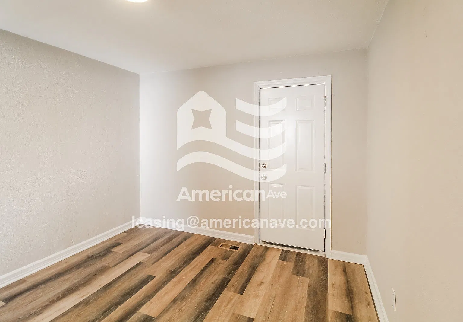 3 bed, 1.5 bath, 1376 sqft, $916 — Photo 4