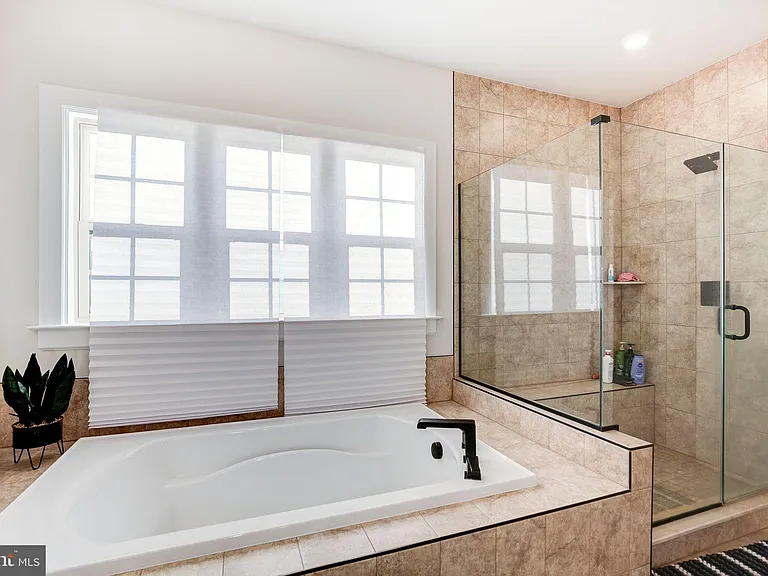 6547 Clubhouse Dr — Photo 49