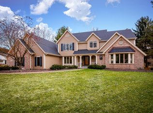 3607 W Candlewick Ct, Mequon, WI 53092