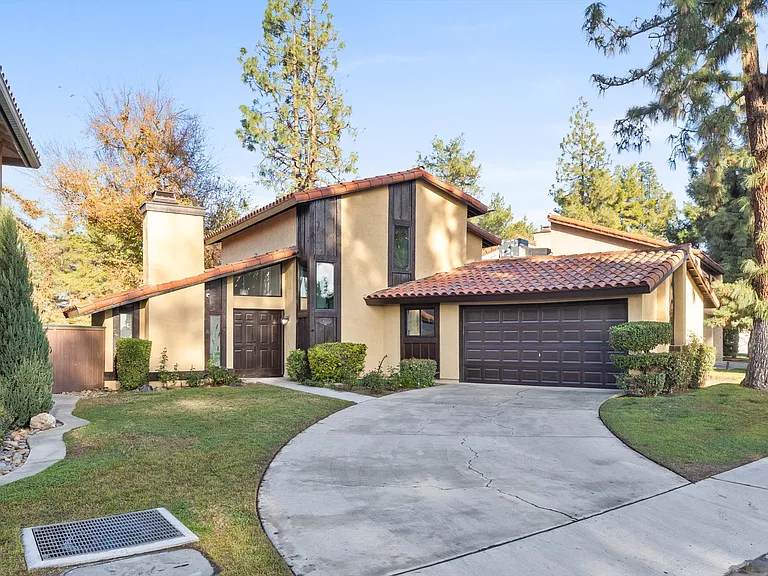 4157 Pinewood Lake Dr — Photo 2