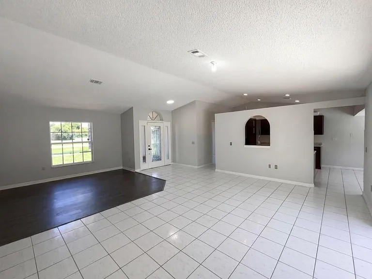 1750 Evergreen Ct — Photo 8