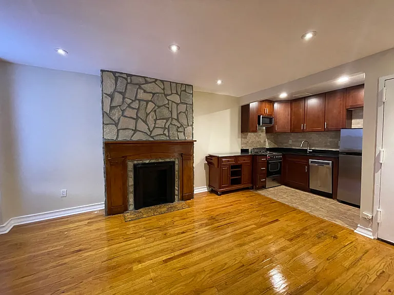248 W 20th St #B1 — Photo 3