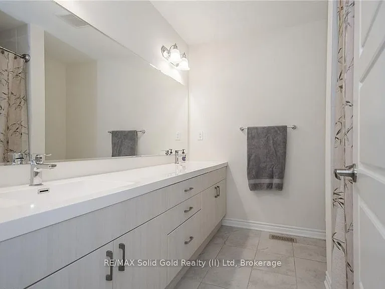 48 Pointer St — Photo 33