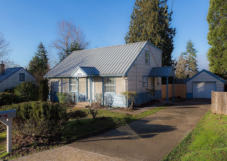 1st image of 1310 Grand Pl