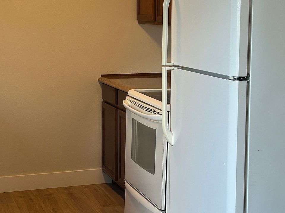 1st image of 1103 SE 145th Ct