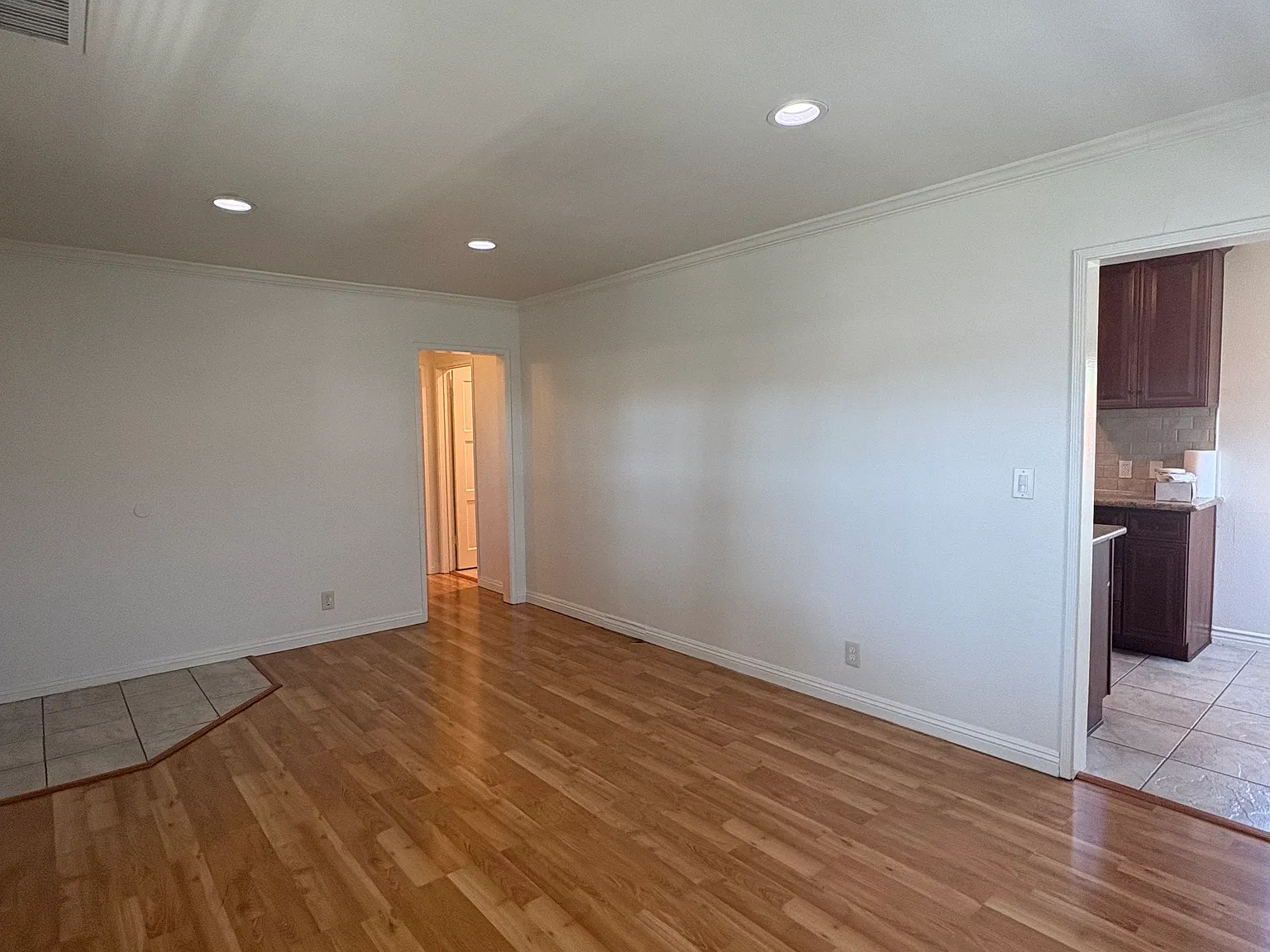 2 bed, 1000 sqft, $2,695 — Photo 2