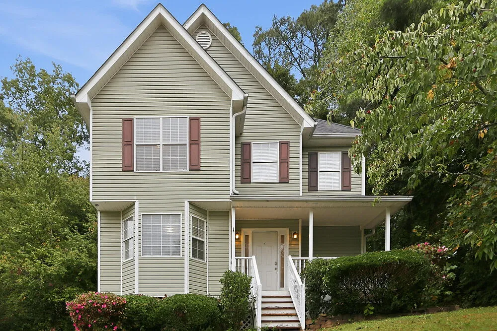 3 bed, 2.5 bath, 1648 sqft, $2,040 — Photo 1