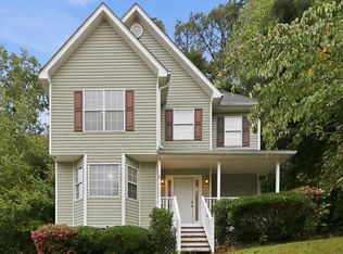 1042 Whispering Woods Dr, Canton, GA 30114