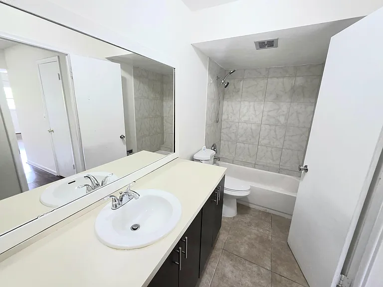 4200 NW 3rd Ct #313 — Photo 21