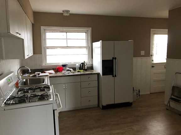 3rd image of 11107 Bernice Ave