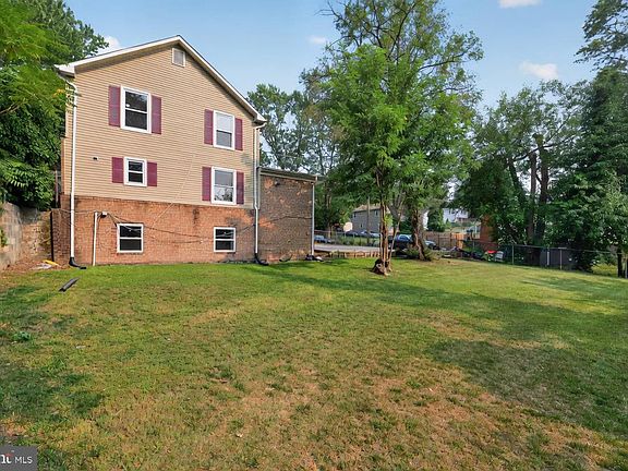 2nd image of 1113 Jansen Ave