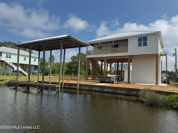 4033 Cardinal St, Bay Saint Louis, MS 39520