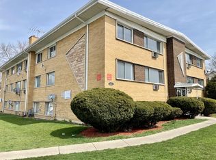 1117 E Roosevelt Rd APT 17, Wheaton, IL 60187